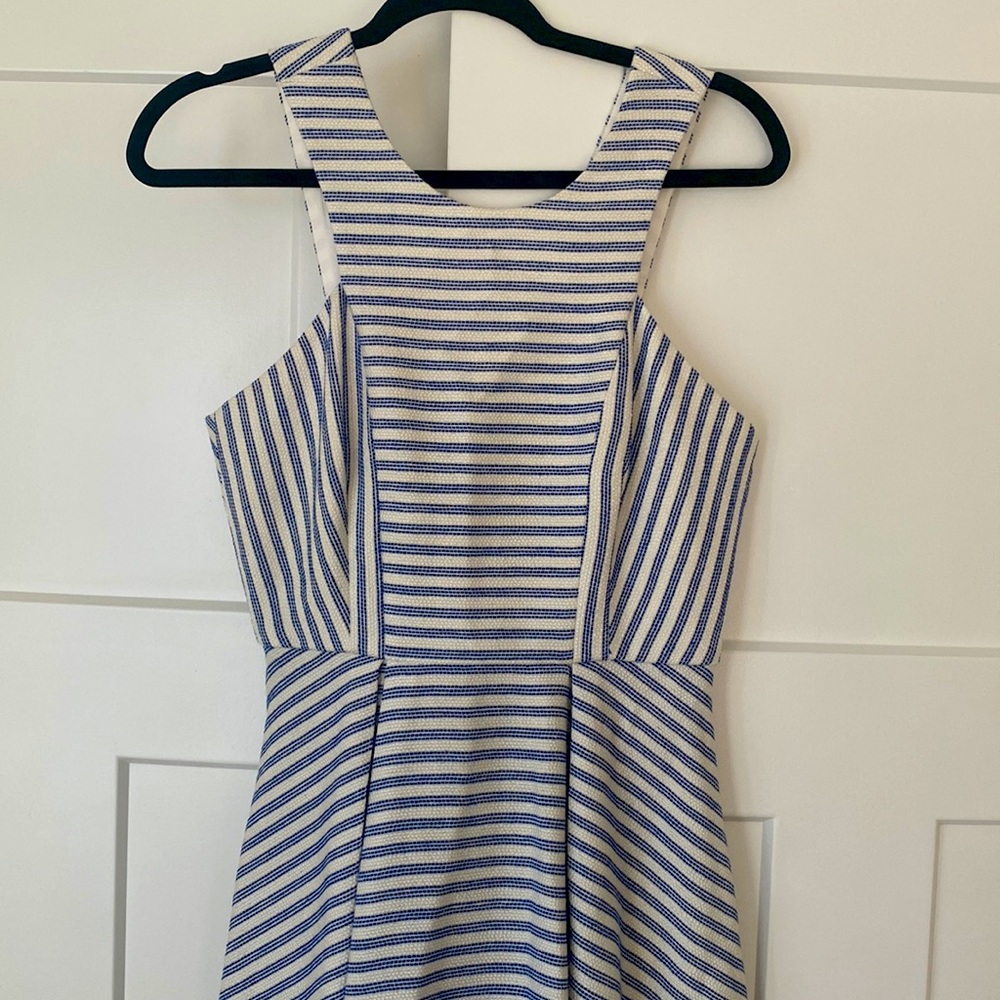 BCBG Generation fit and flair sz6